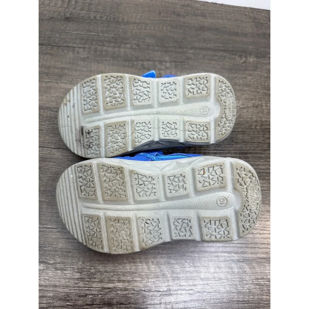 OshKosh Sandals Boys 10 Blue Mesh Closed Toe Athletic Water Sport EUC